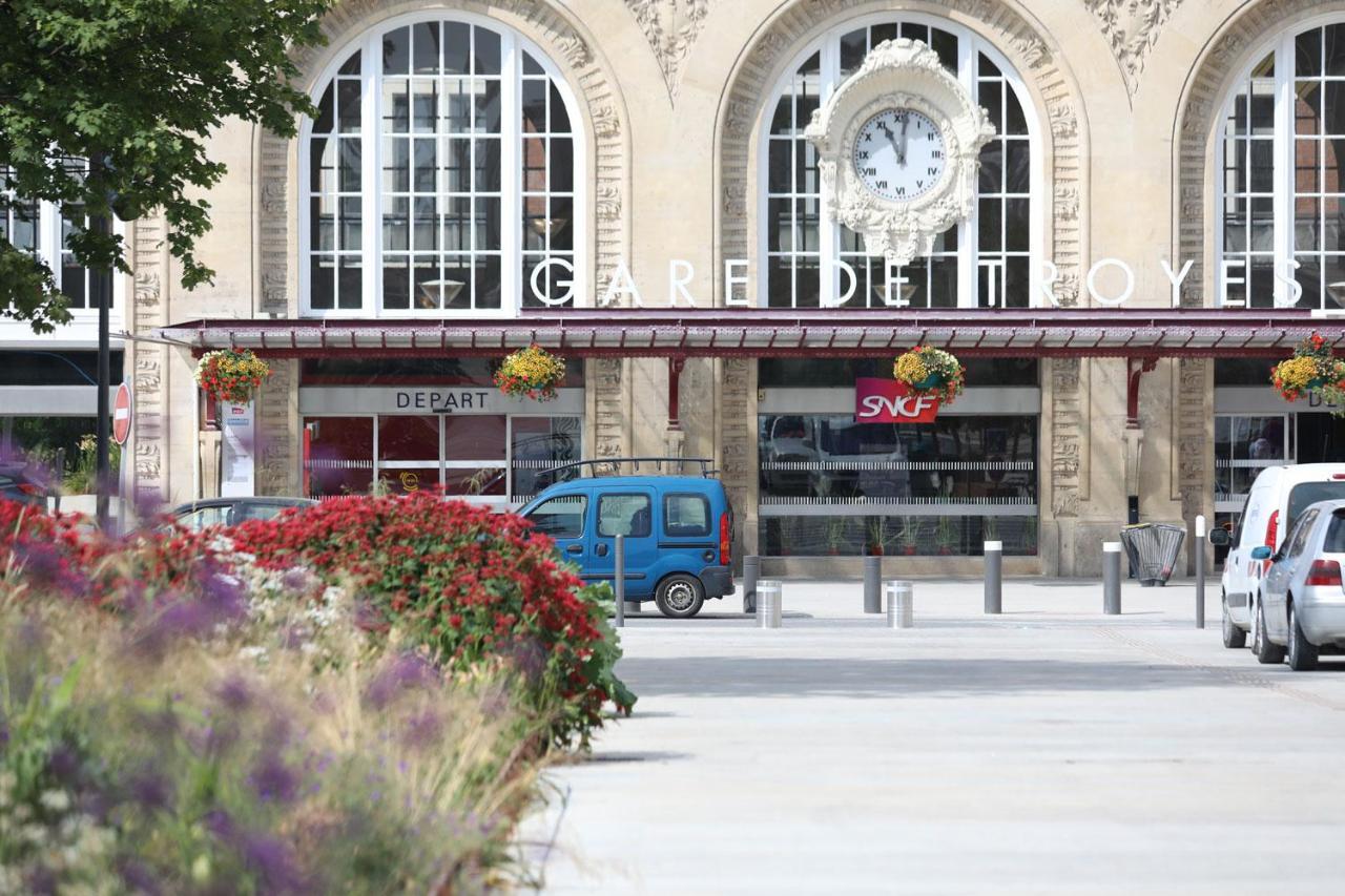 Appartement Cozy Avec Stationnement Gratuit Saint-André-les-Vergers Exterior foto